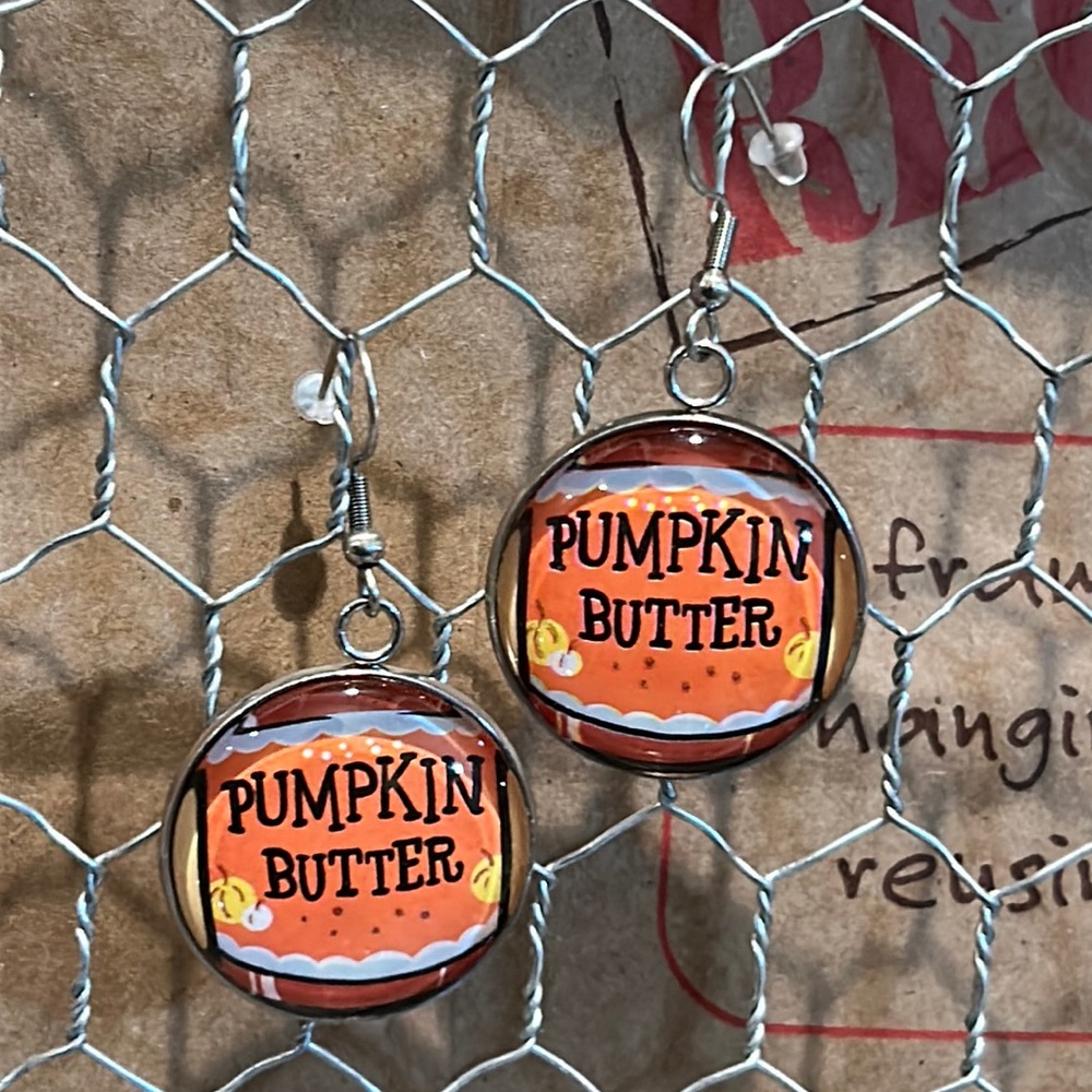 Trader Joe’s earrings 25mm pumpkin butter